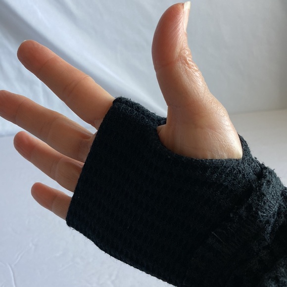 Altar’d State Black Short Ruffled Pullover Top Size XS (Oversized) - Picture 13 of 13